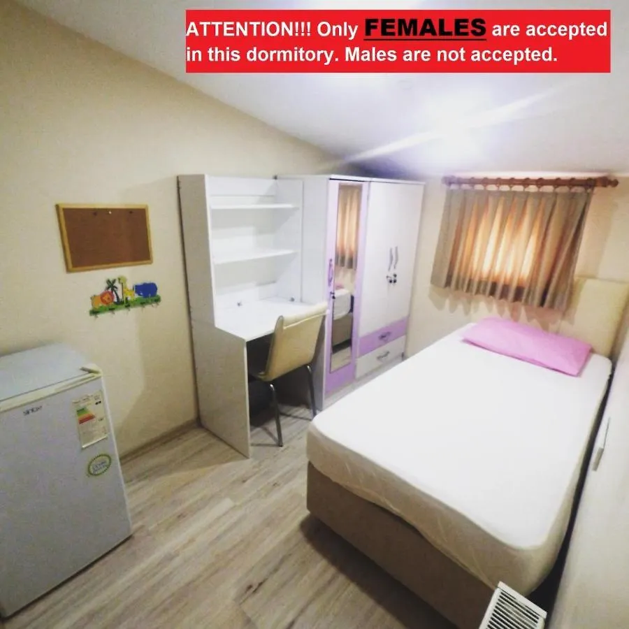 !Only Females! Bakirkoy Ladies Dormitory Κωνσταντινούπολη Ξενοδοχείο