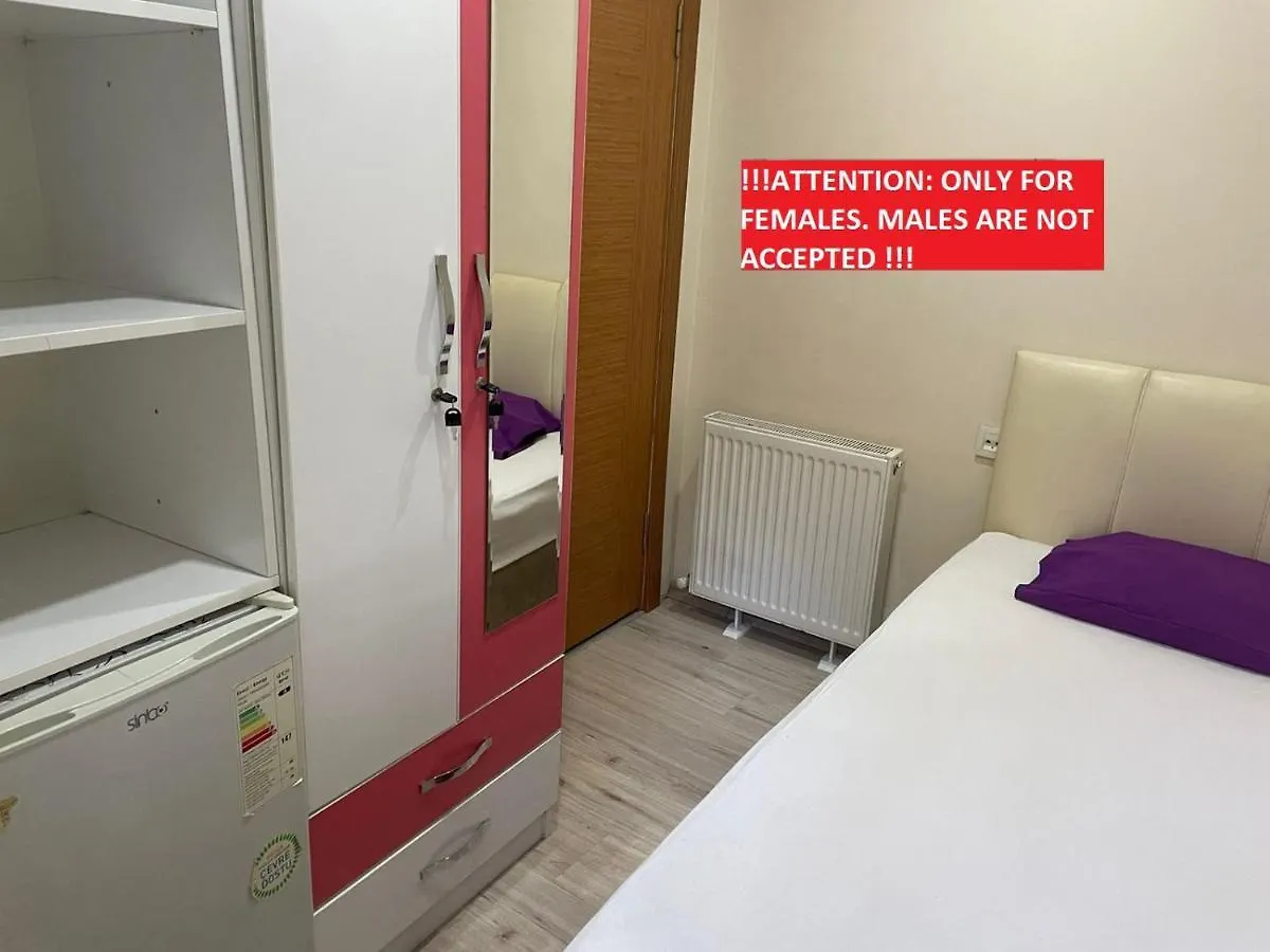 !Only Females! Bakirkoy Ladies Dormitory Κωνσταντινούπολη