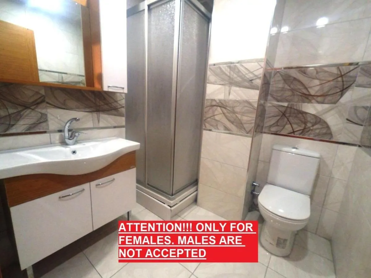 !Only Females! Bakirkoy Ladies Dormitory Κωνσταντινούπολη Ξενοδοχείο