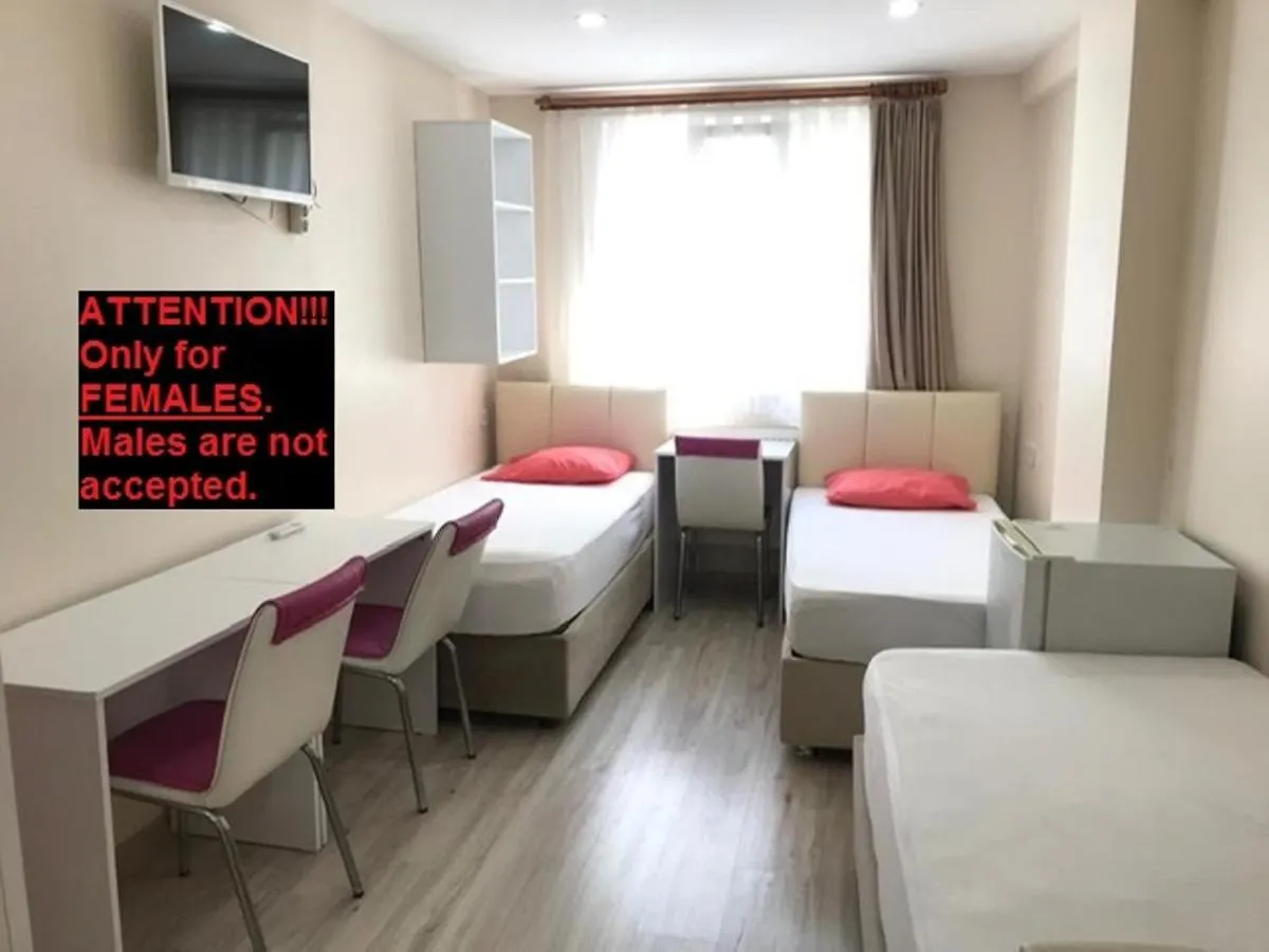 !Only Females! Bakirkoy Ladies Dormitory Κωνσταντινούπολη Τουρκία
